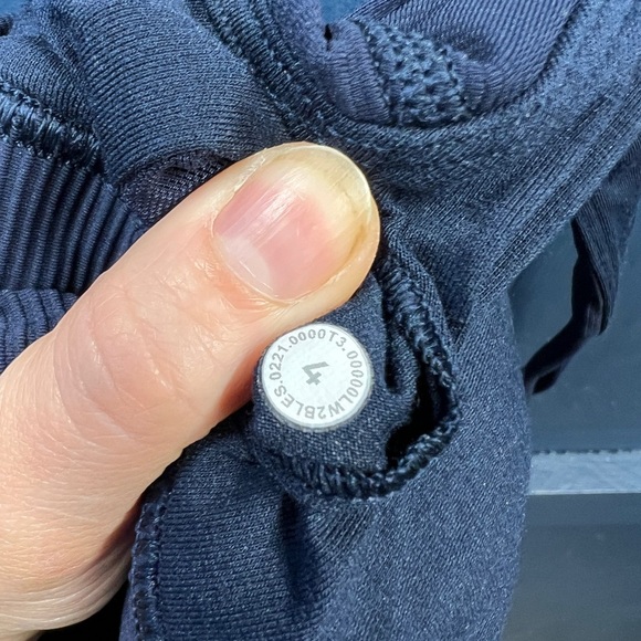 Lululemon Energy Longline Bra in ribbed Navy size 4 - Picture 3 of 3